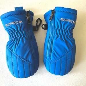 Like new baby mittens. Keep baby’s hand nice and toasty with these cozy mittens.